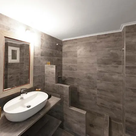 Spacious 3 Bedroom Near Acropolis Museum * Atenas